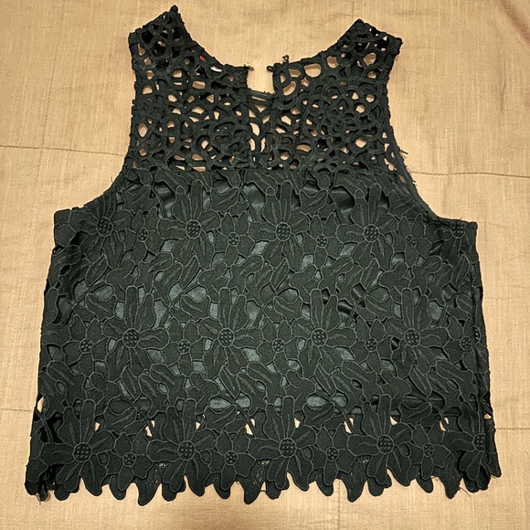 Black lace crop top - Picture 2 of 5